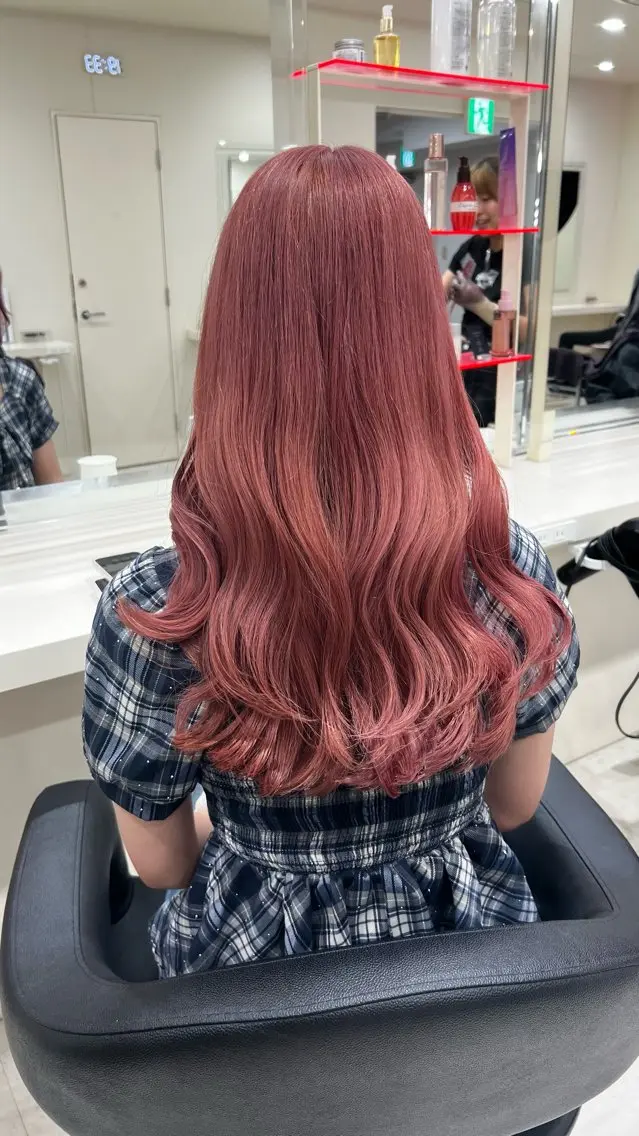 ロング カラー ヘアアレンジ ヘアカラー 韓国レイヤー&ピンク 艶髪🩶maikoのヘアスタイル