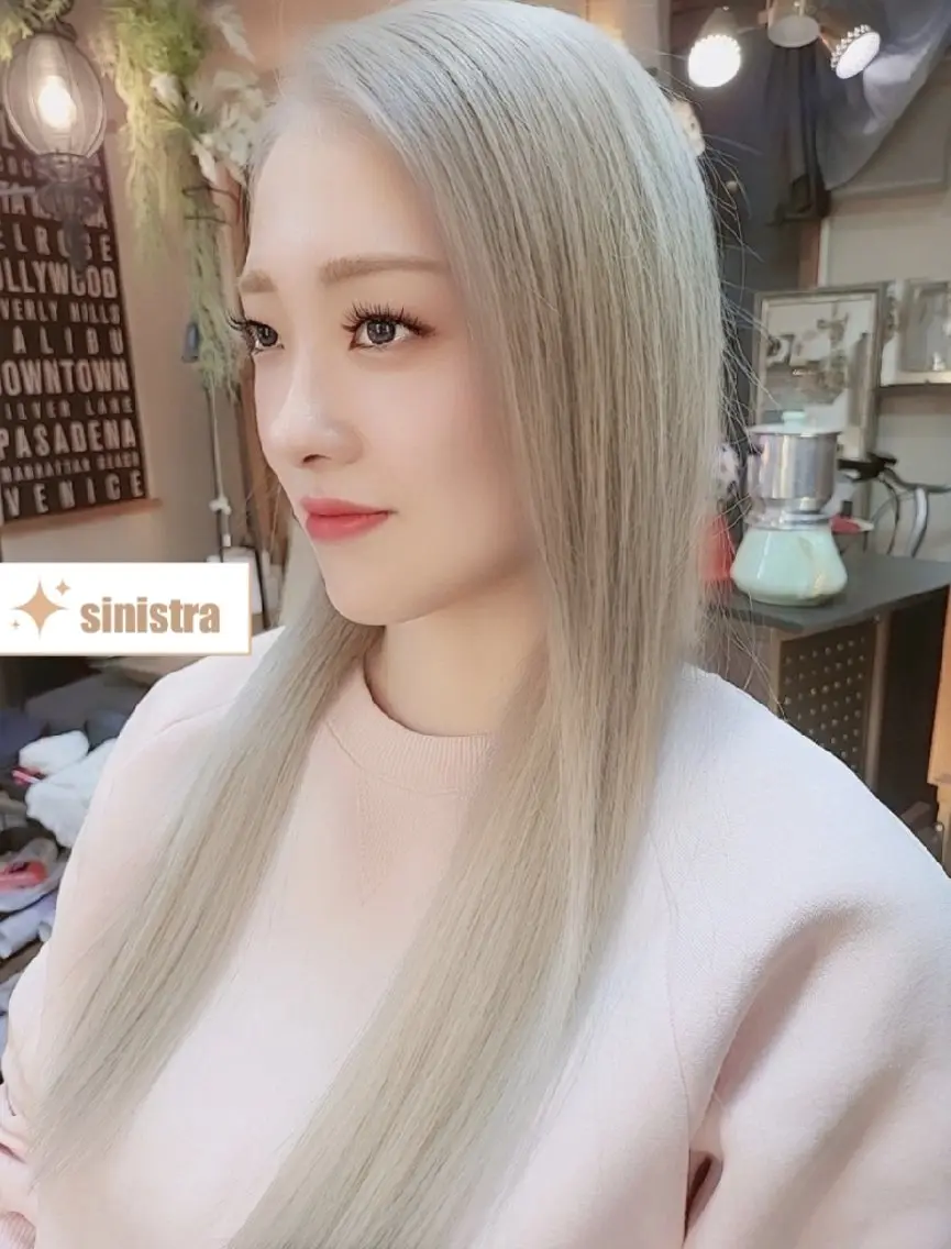 ロング カラー ブリーチ ヘアカラー 足利・朝9～夜10迄 シニストラ原宿表参道のヘアスタイル