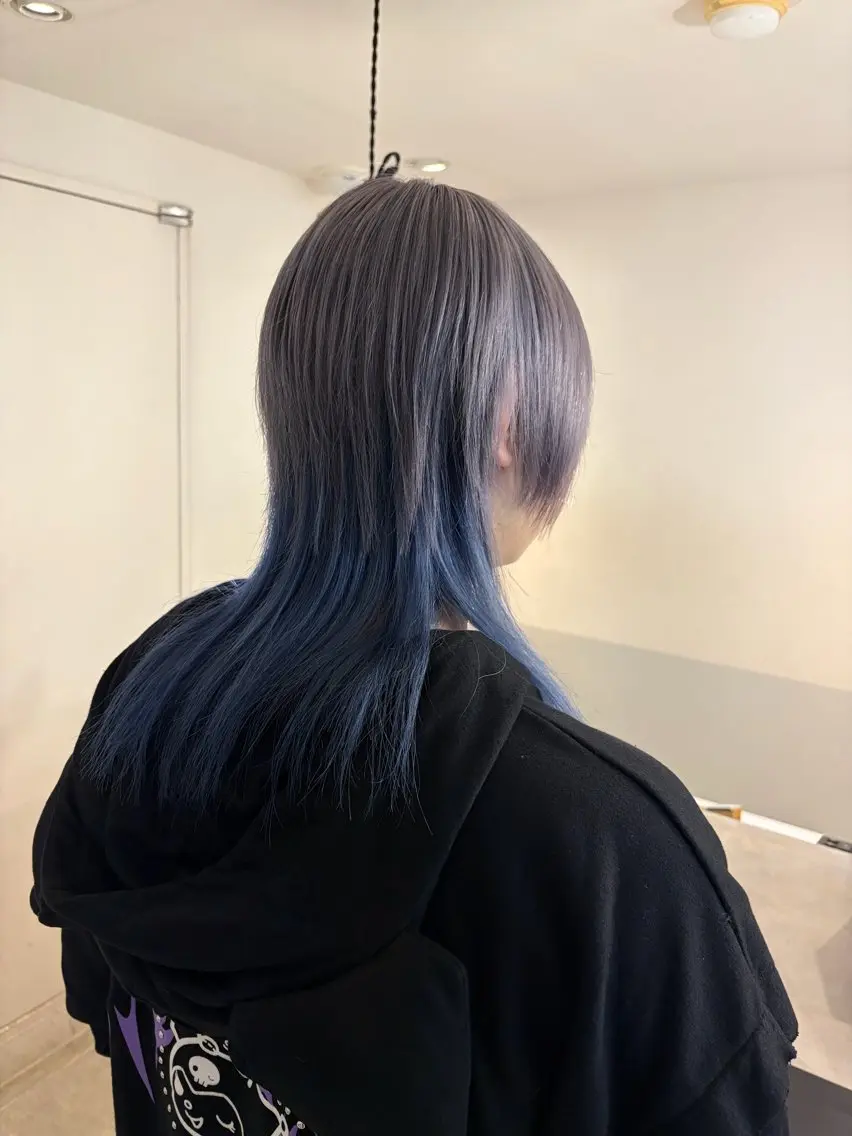 ミディアム カラー メンズ メンズハイトーン メンズインナーカラー メンズウルフカット ハイトーンカラー インナーカラー カット ヘアカラー ☁️ケアブリーチ¦ ウルフ¦Shioriのヘアスタイル