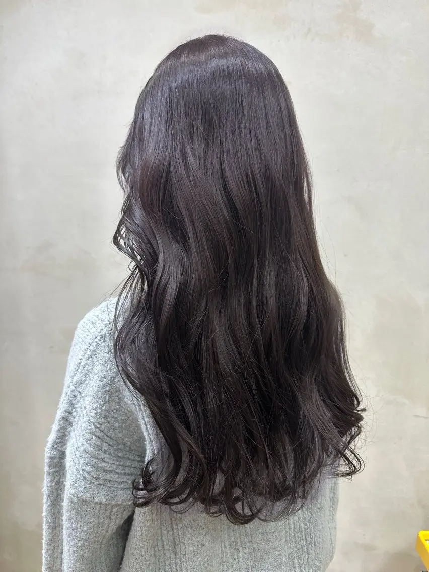 ロング カラー グレージュ ラベンダーカラー ラベンダーグレージュ ラベンダーグレー ヘアカラー Saffy RIOのヘアスタイル