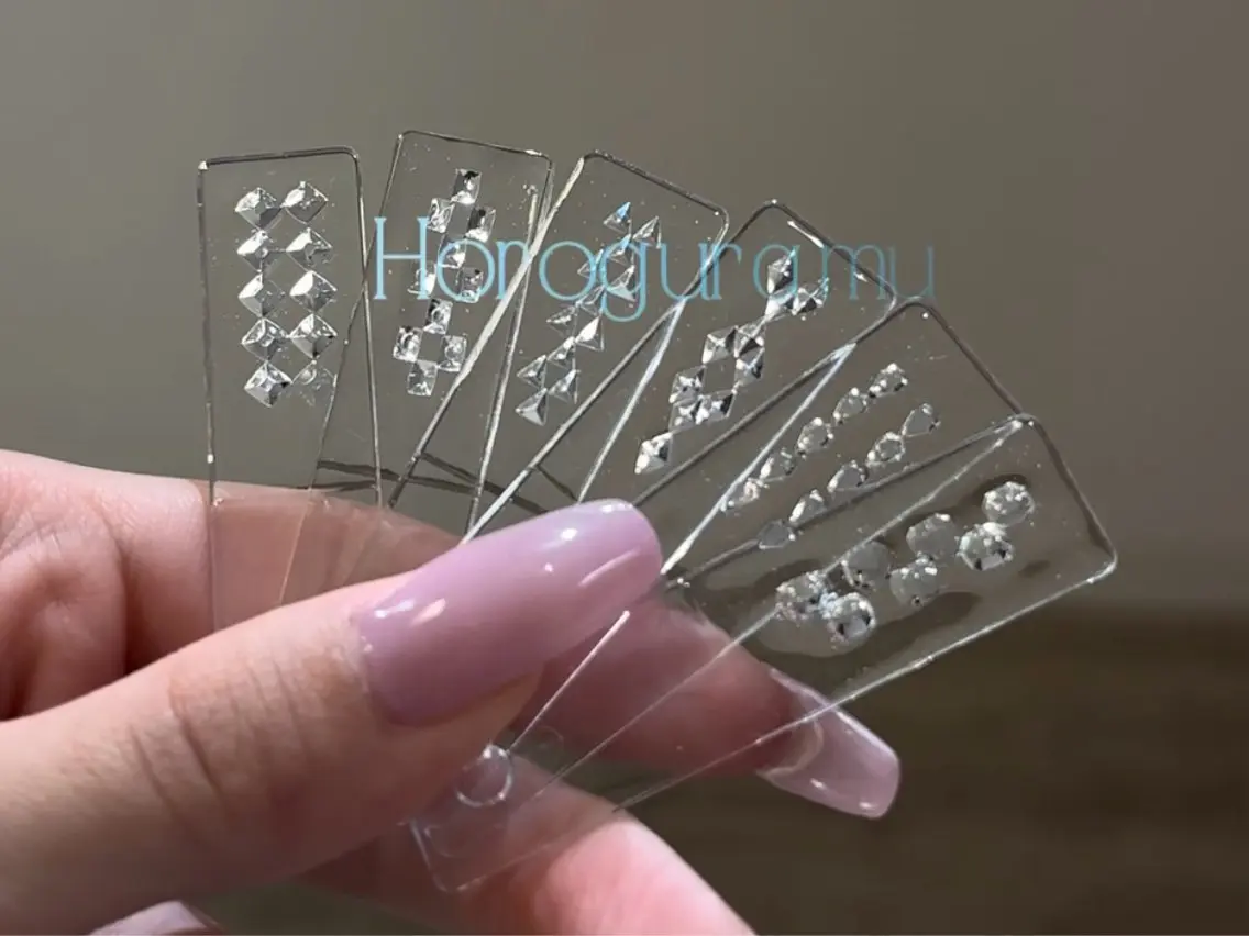 ネイル ホログラムネイル Looogネイリスト 織戸のネイルデザイン
