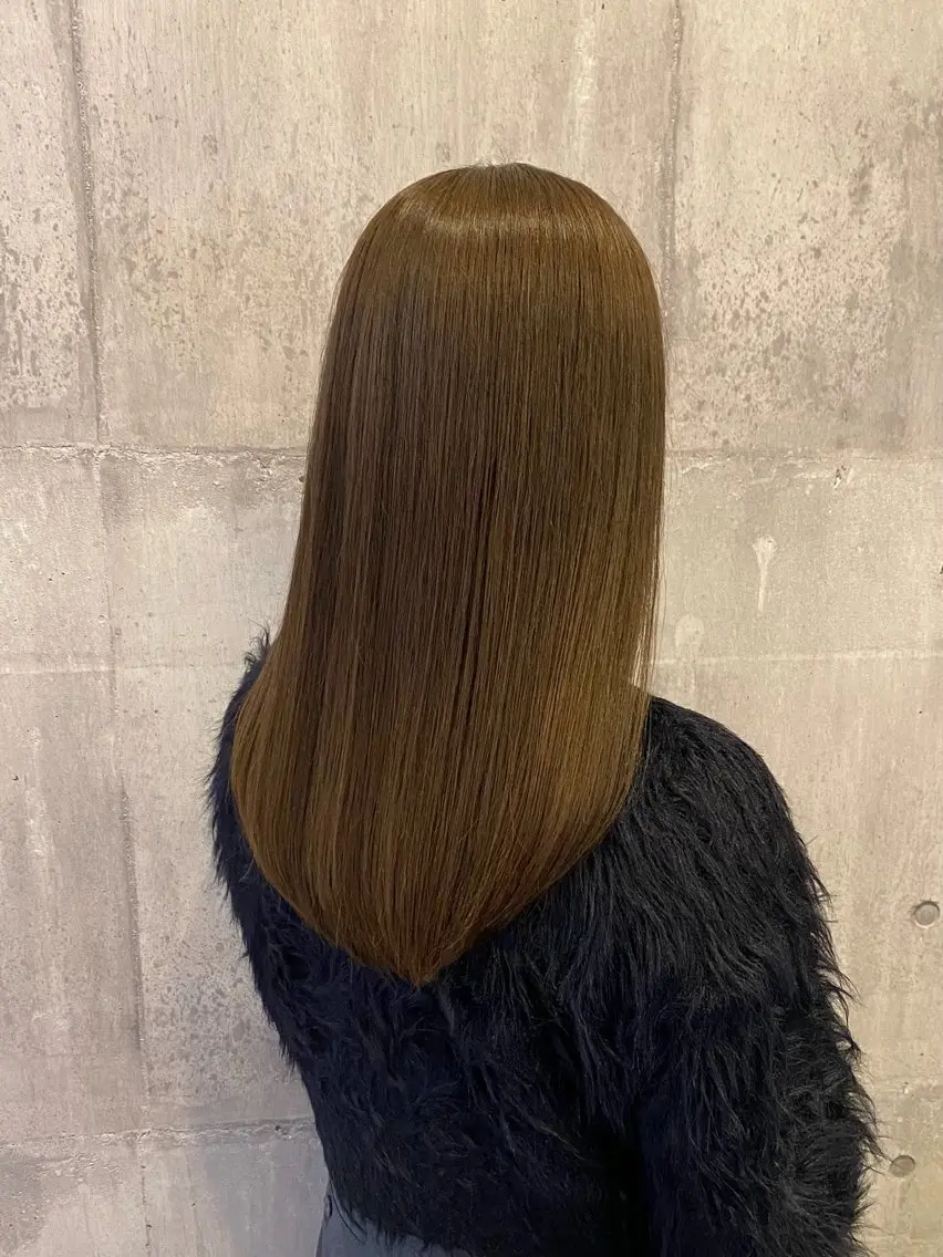 セミロング カット ヘアカラー 樋口 優奈のヘアスタイル