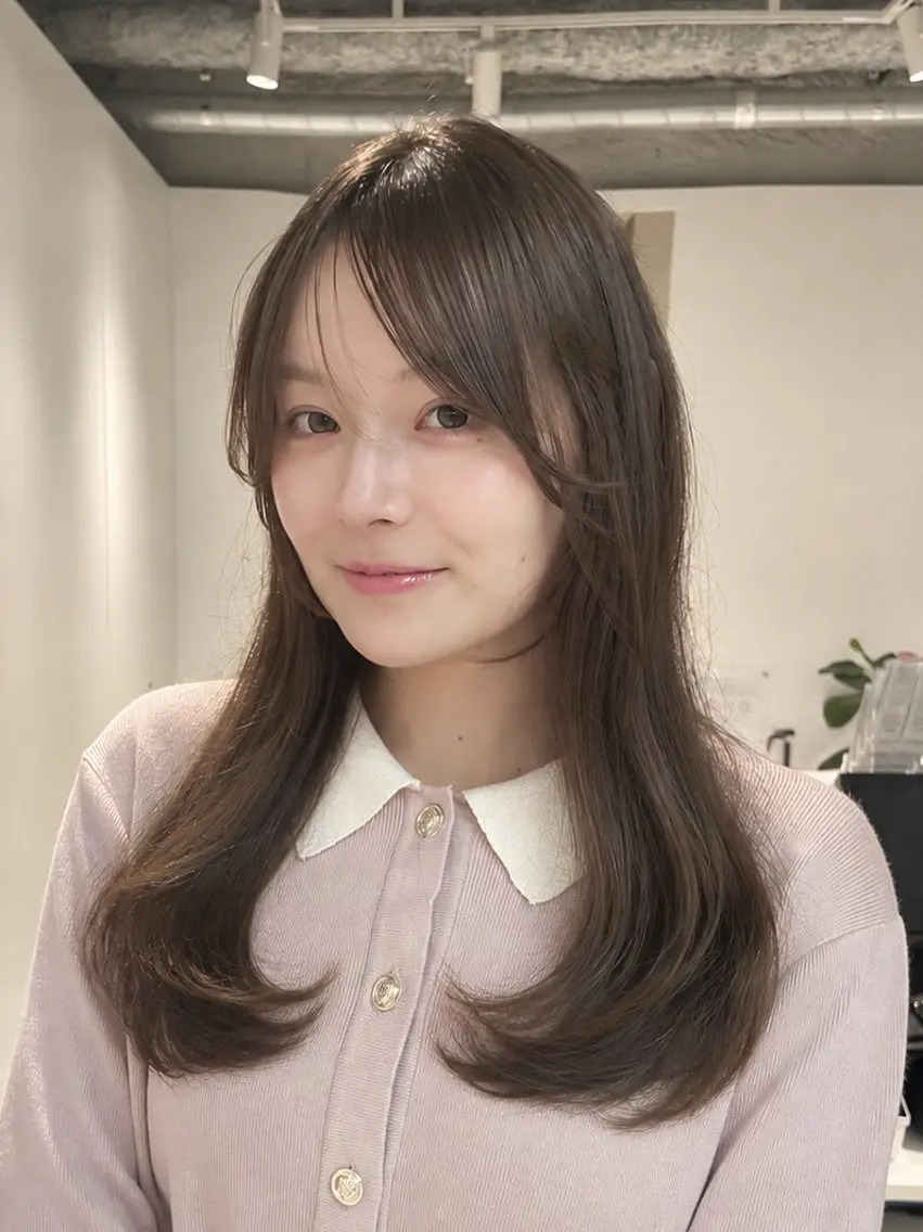 セミロング くびれヘア 韓国風ヘア レイヤーカット 高橋 嘉月のヘアスタイル