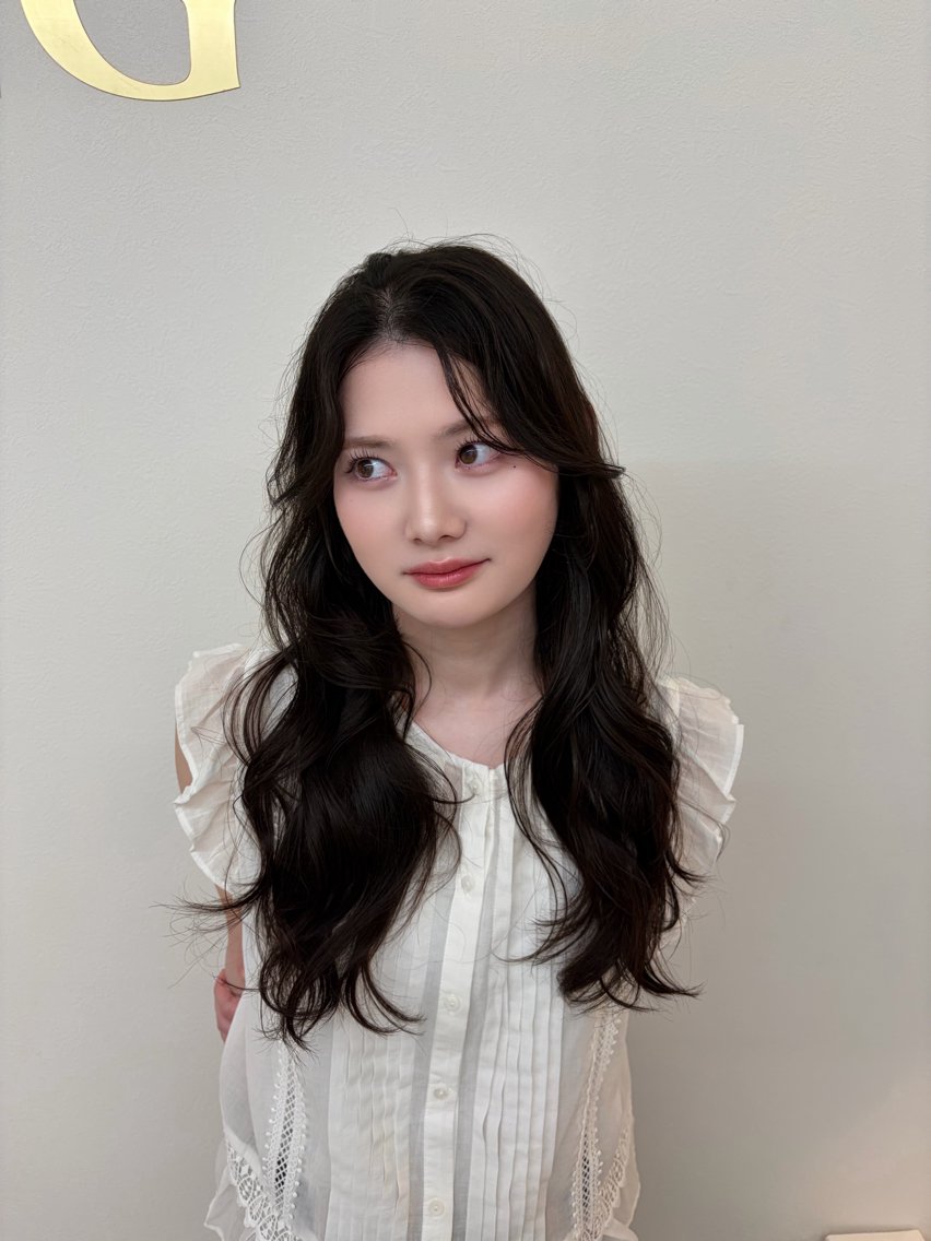 ロング カラー グレージュ 韓国風ヘア レイヤーカット ワンホンヘア カット ヘアカラー トリートメント 韓国ヘア/レイヤー Lily Wongのヘアスタイル