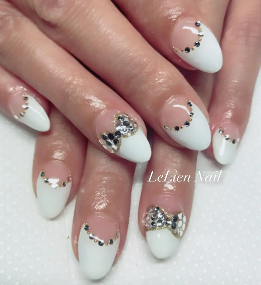 ネイル フレンチネイル モチの良さ◉ フィルインネイル♡のネイルデザイン