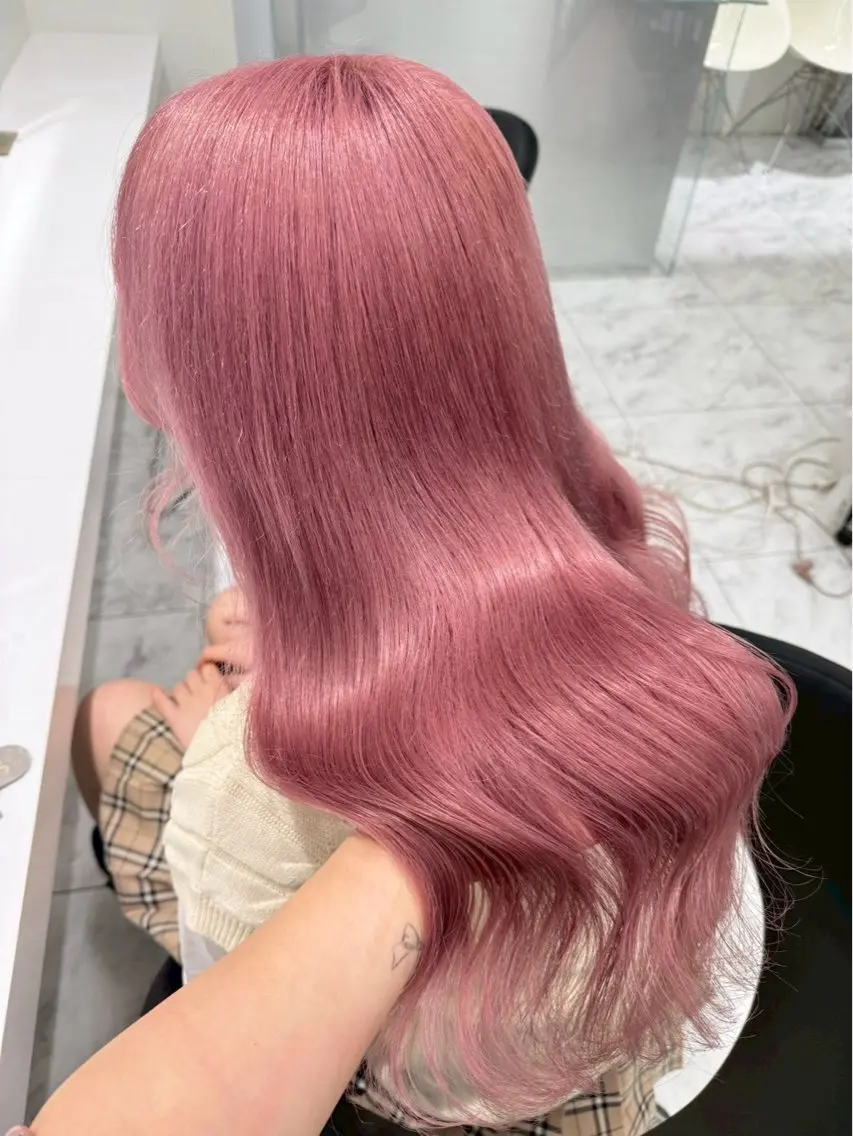 ロング カラー ブリーチ 透明感カラー ハイトーンカラー ヘアカラー ハイトーンカラー💞 くるみ🎀のヘアスタイル