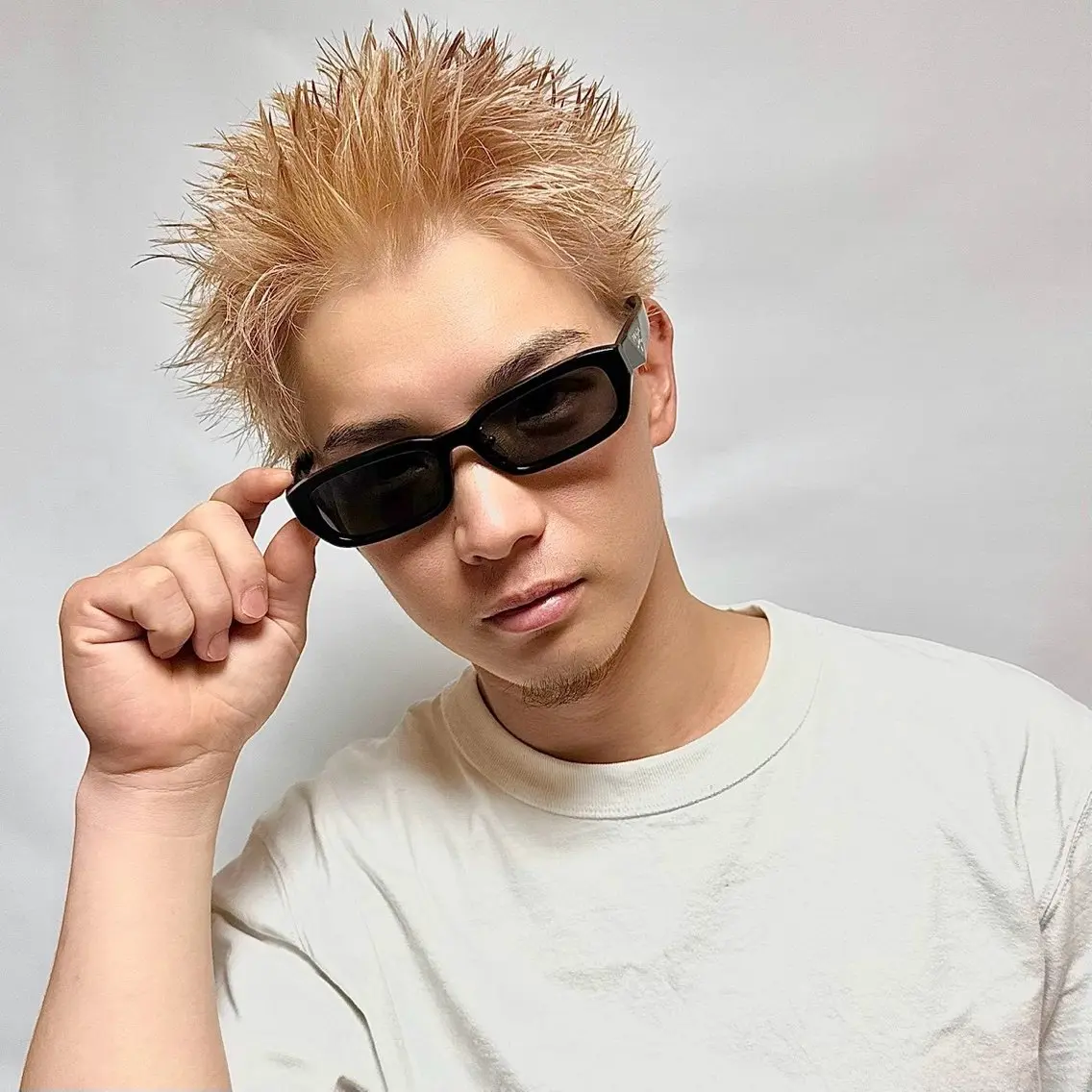 ショート カット ヘアカラー 原田 黎也のヘアスタイル