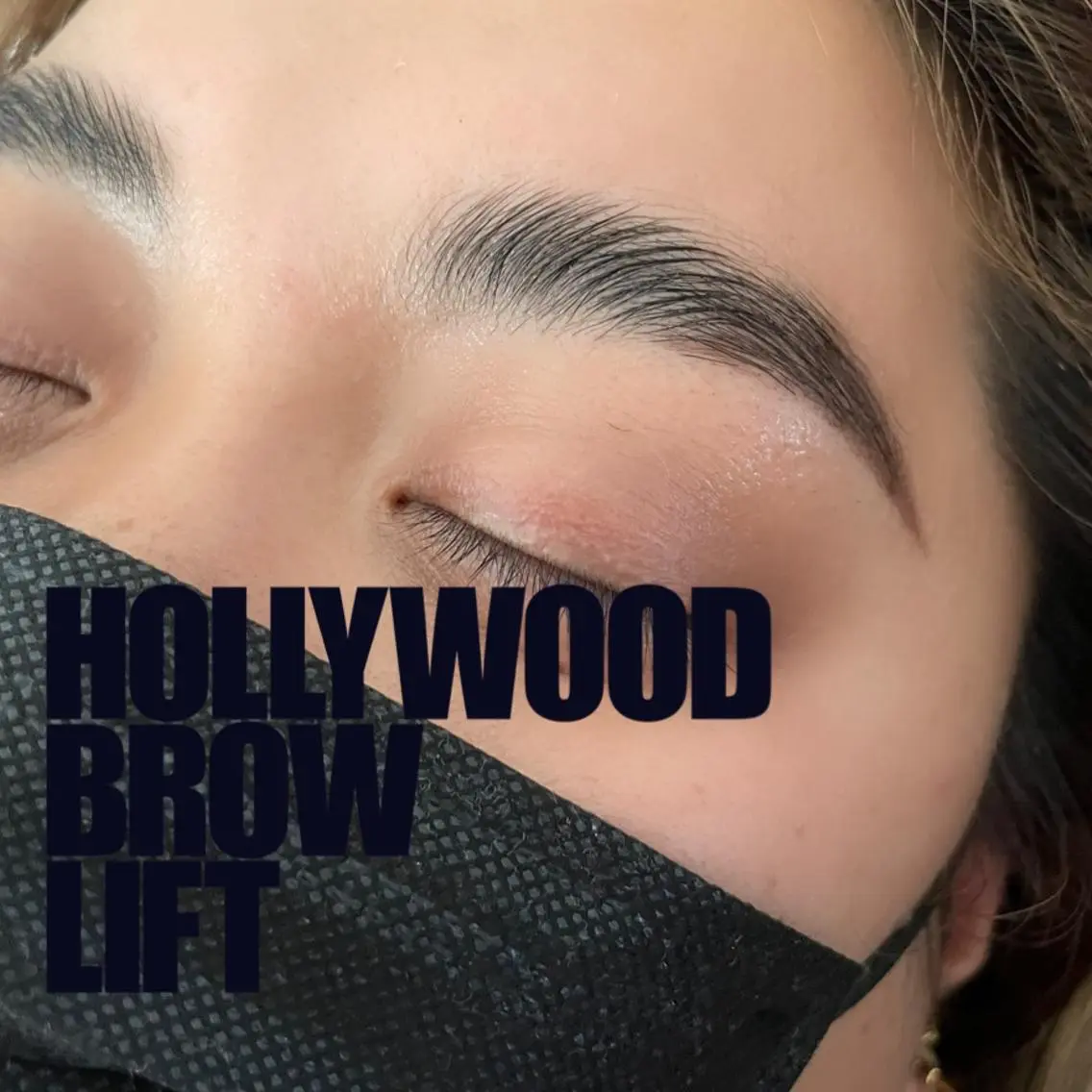アイブロウ ハリウッドブロウリフト beautyroom Naturaのネイルデザイン