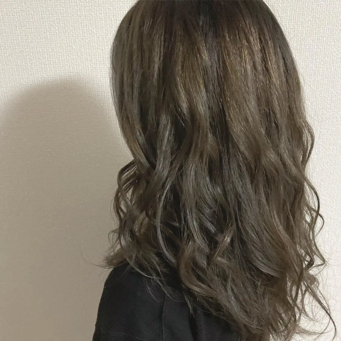 セミロング カラー マルヤマ リナの眉毛・アイブロウイメージ
