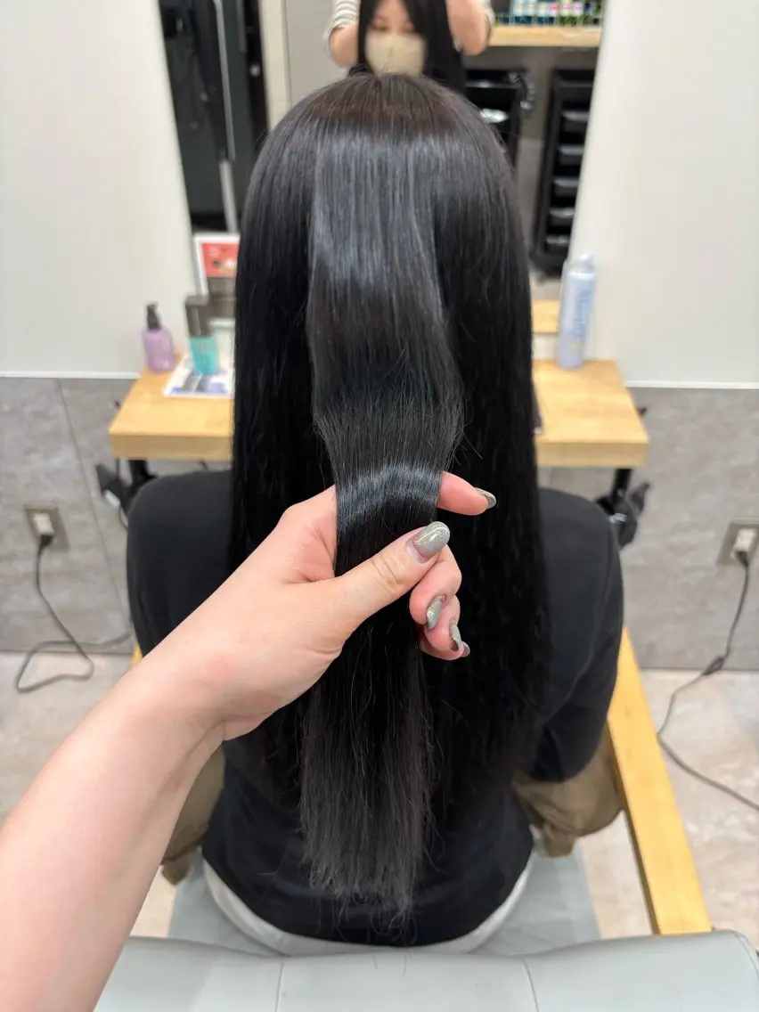 ロング カラー 黒髪 ブルーカラー ブルーブラック 透明感カラー 🍀あんず Nosh/博多のヘアスタイル