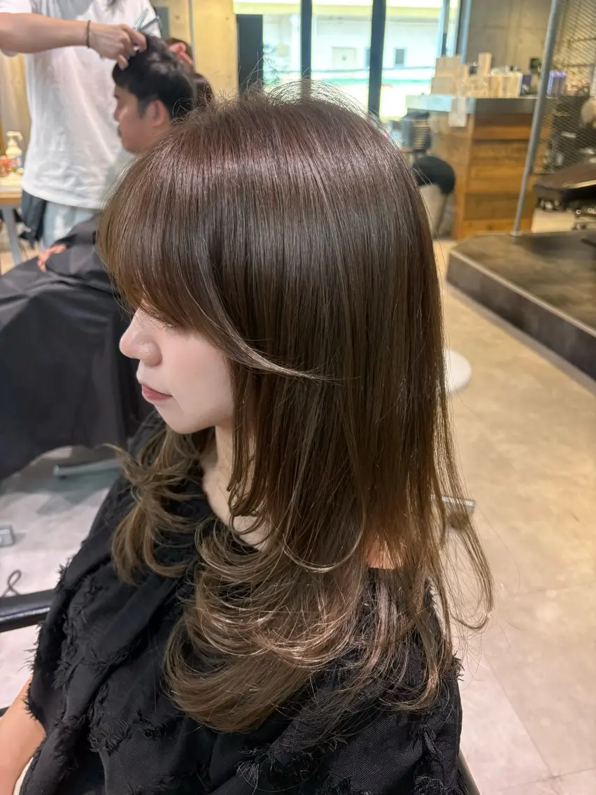 セミロング カット ヘアカラー ︎︎ HINAのヘアスタイル