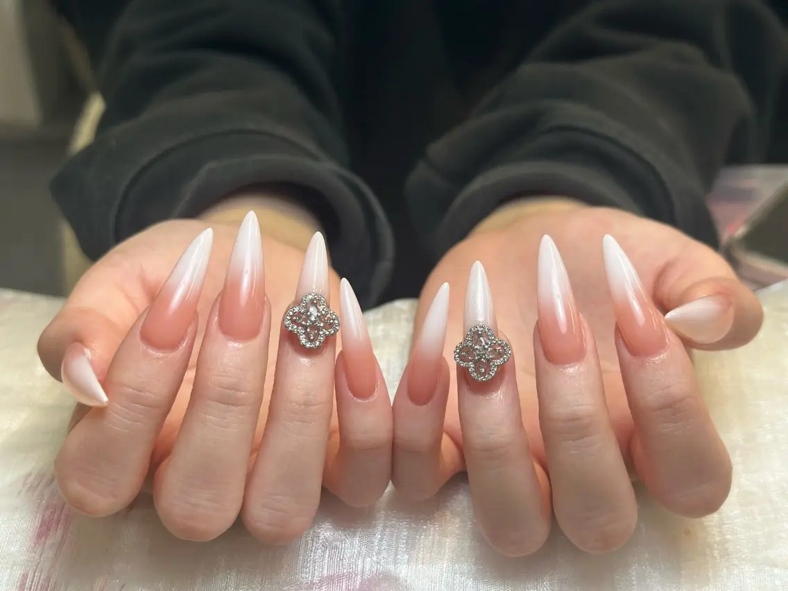 ネイル アートネイル フレンチネイル ジェルネイル キラキラネイル 大理石ネイル(マーブル) NIE NAIL Luxeのネイルデザイン