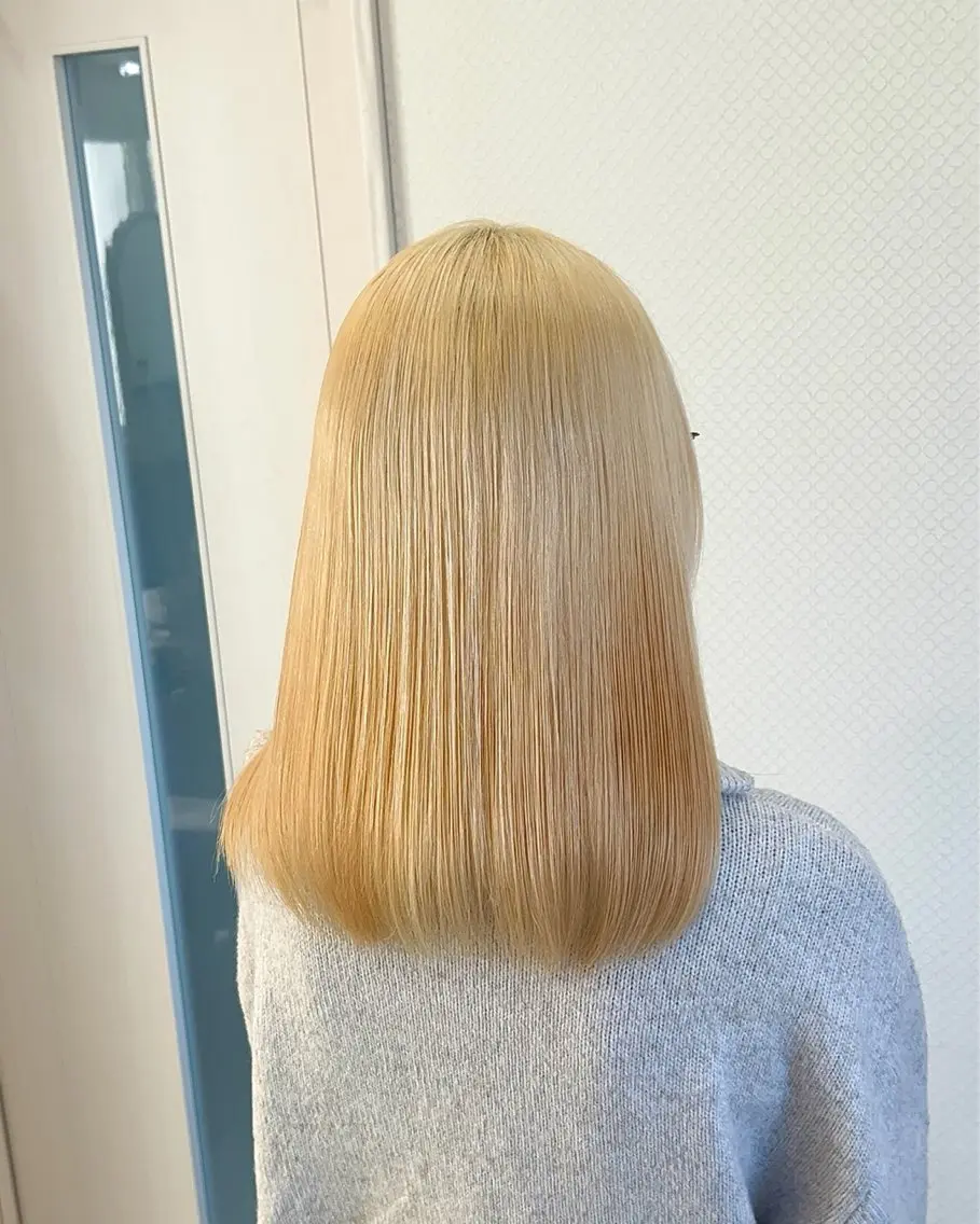 ミディアム カラー ブリーチ 抜きっぱなしブロンド ブロンド カット ヘアカラー 大竹里旺/belle /インナーカラーのヘアスタイル