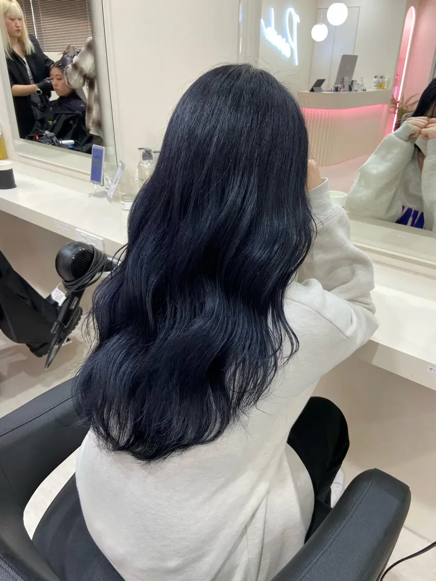 ロング カラー モテ髪ハイトーン🫧 serina🎀池袋のヘアスタイル