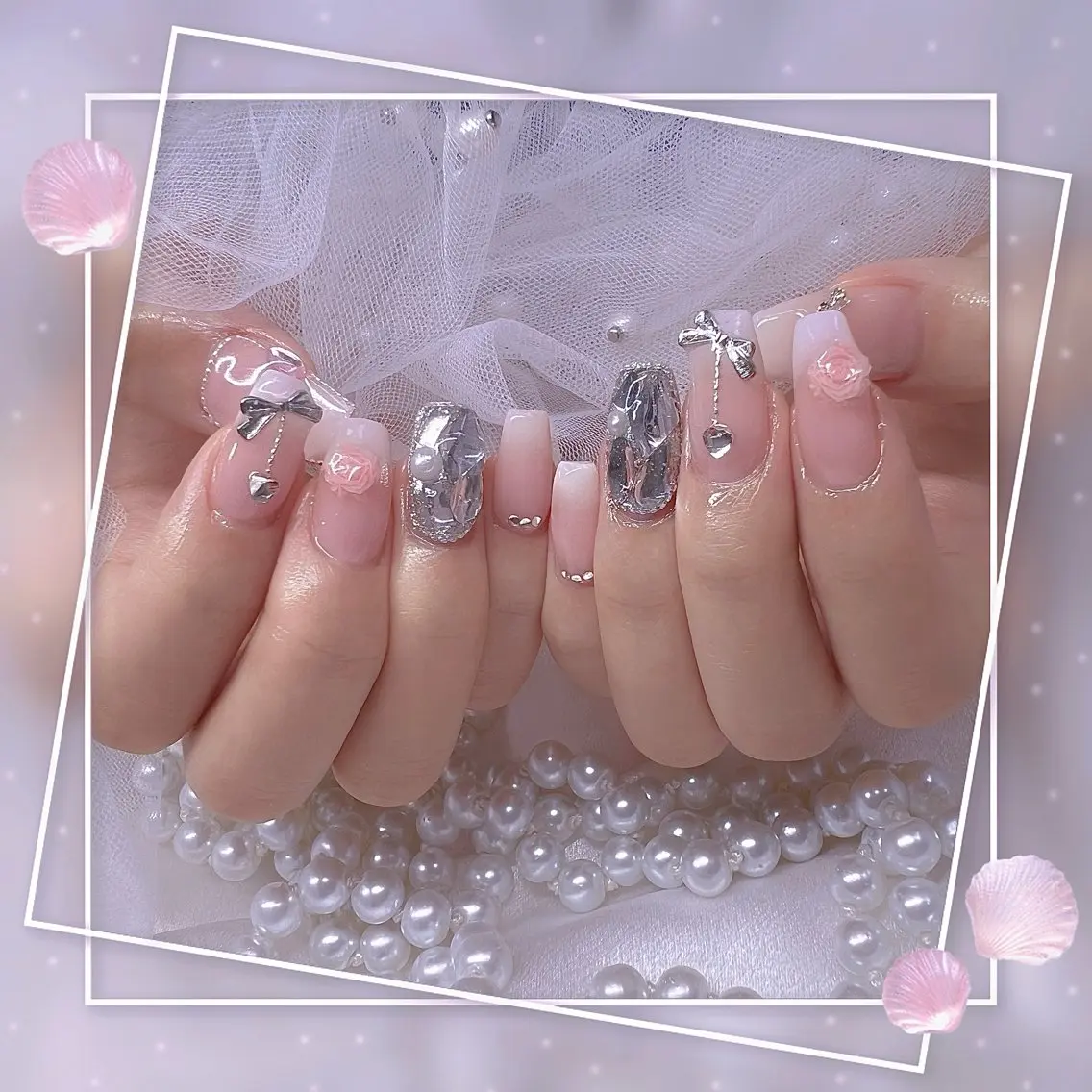 ネイル チークネイル フレンチネイル グラデーション マグネットネイル マグネットフレンチ ハンドネイル Chill Nailsalonのネイルデザイン