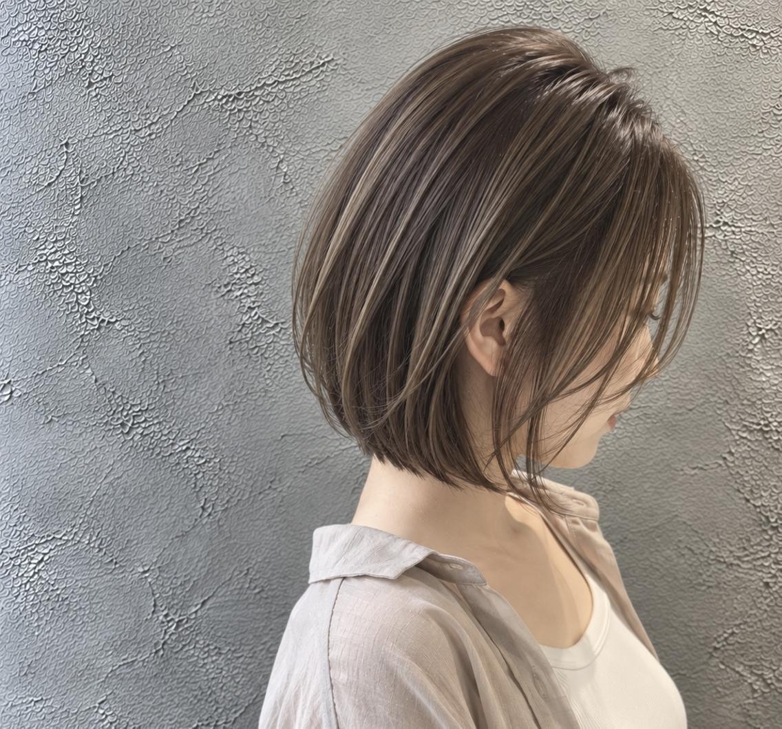 ショート カラー 切りっぱなしボブ ダークグレー ダークグレージュ グレージュ ボブ 脇田 麗乃のヘアスタイル