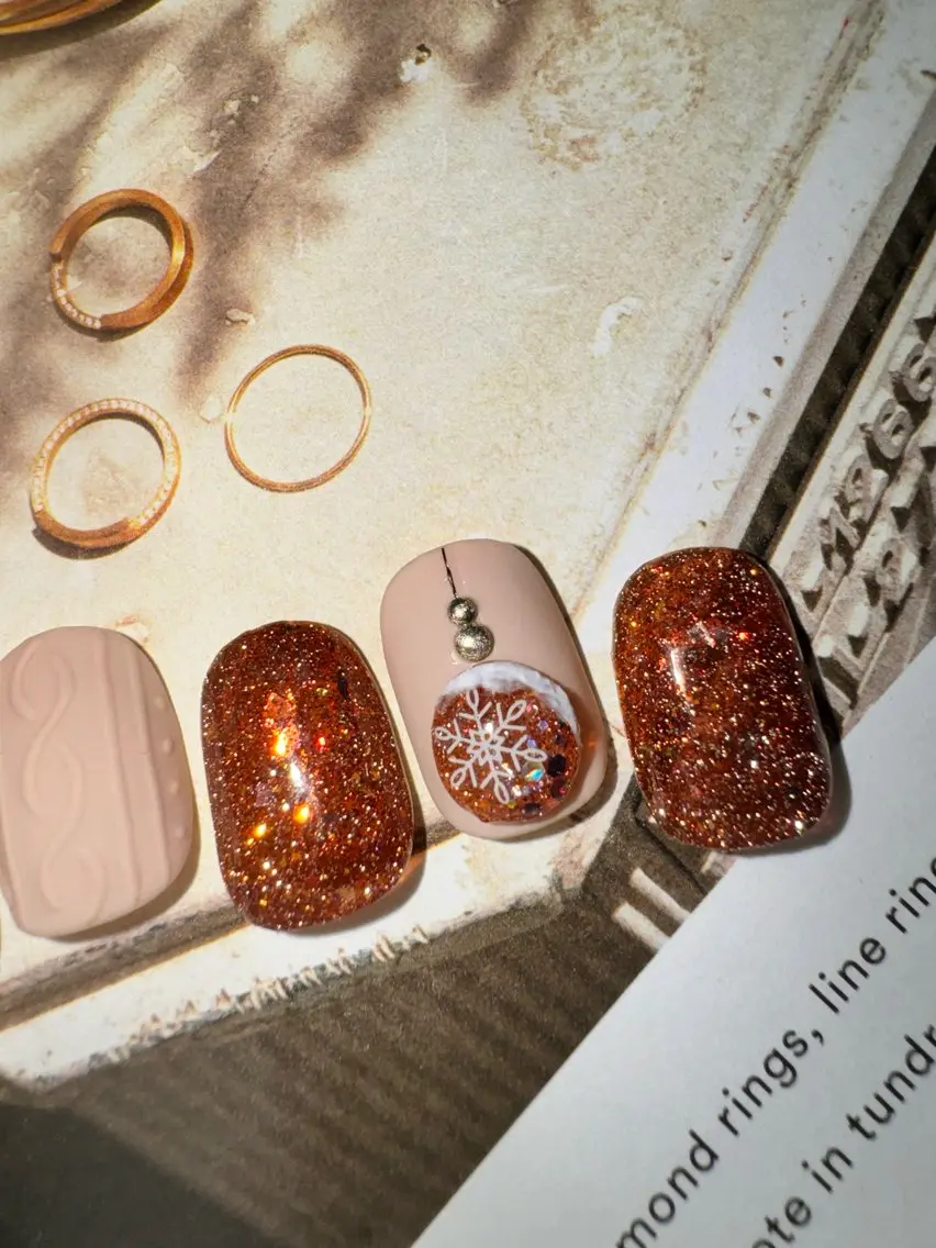ネイル フラッシュネイル マットネイル 冬ネイル クリスマス 白日-hakubi nail-のネイルデザイン