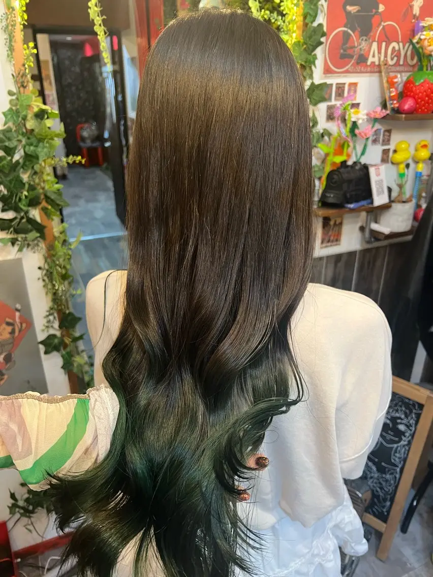 ロング カラー ブリーチ ヘアカラー カラーパティシエ facce🌼ikoのヘアスタイル