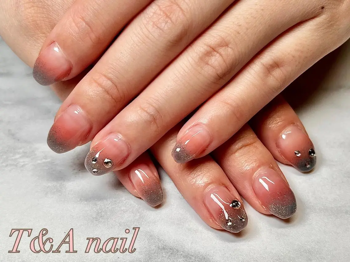 ミディアム ネイル 長さ出し ジェルネイル マグネットネイル スカルプネイル シンプルネイル T&A nailのネイルデザイン