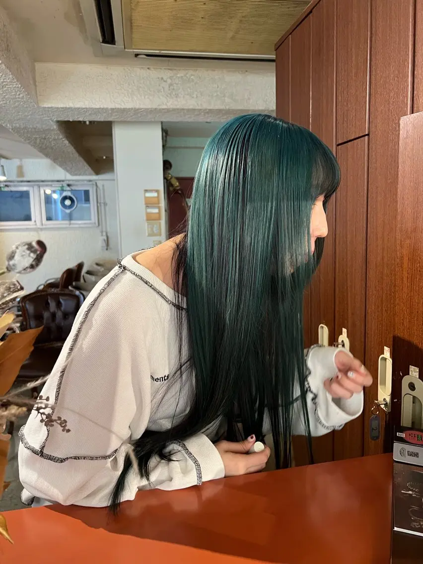 ロング 🪼個性、雰囲気🪼 ⛈オカダ🎧のヘアスタイル