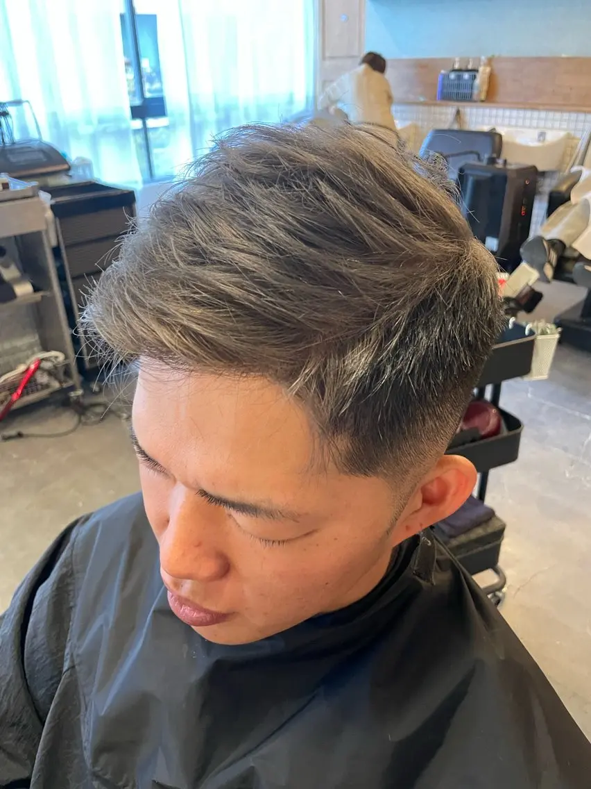 ショート カラー メンズ メンズブリーチ フェードカット ブリーチ ショートヘア ヘアカラー ∮フェードスタイル∮ 加藤嘉陛のヘアスタイル