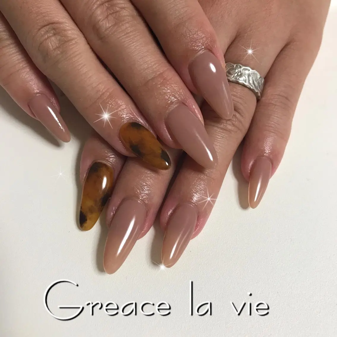 ロング カラー パーマ ヘアアレンジ キッズ ネイル マツエク・マツパ ナチュラル アニマル柄 ハンドネイル Greace  la vieのネイルデザイン
