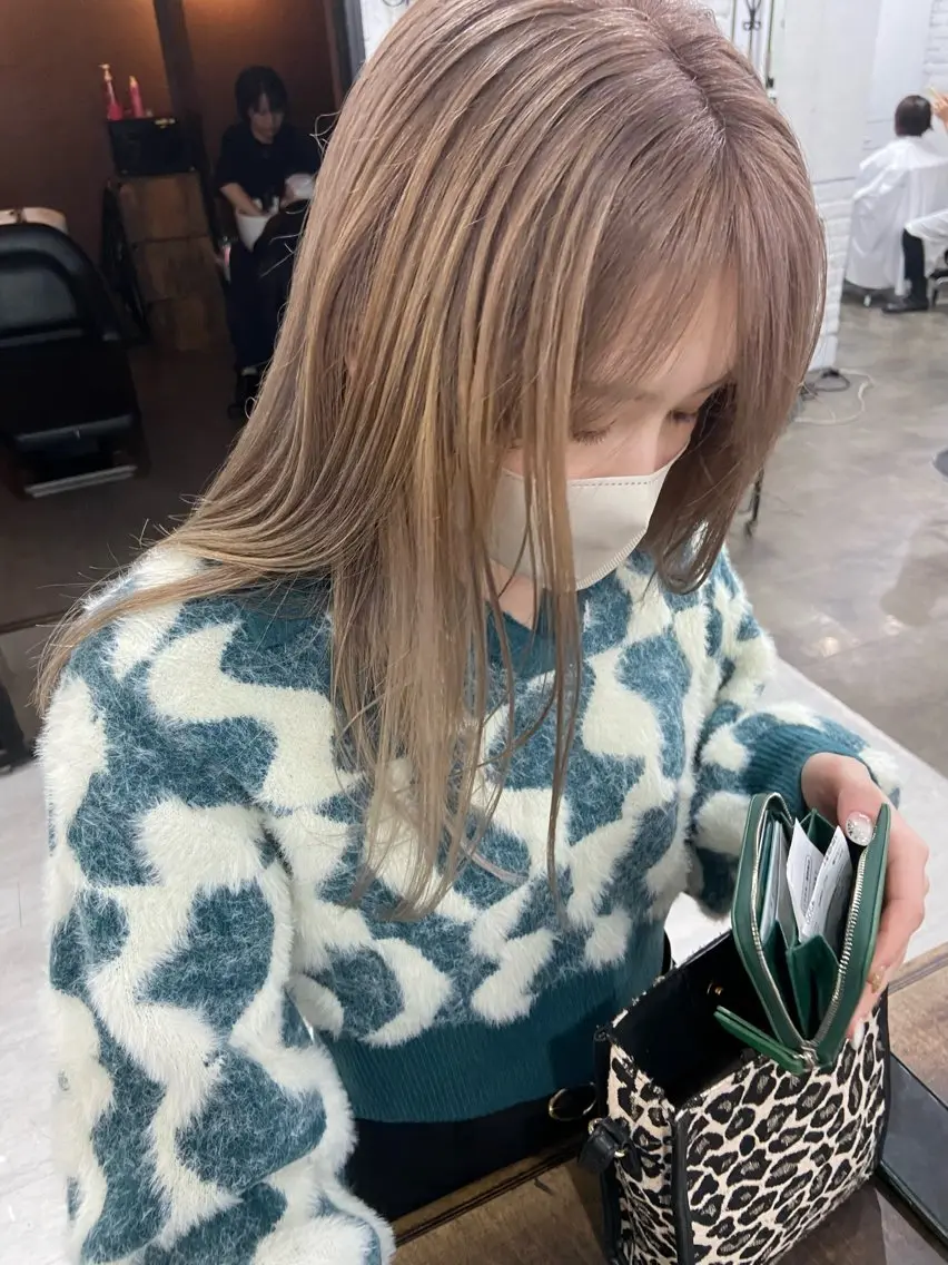 セミロング カラー バレイヤージュ ミストバング ベージュカラー ブリーチ 抜きっぱなしブロンド 札幌ブリーチカラー/ ダブルカラー/ドイのヘアスタイル