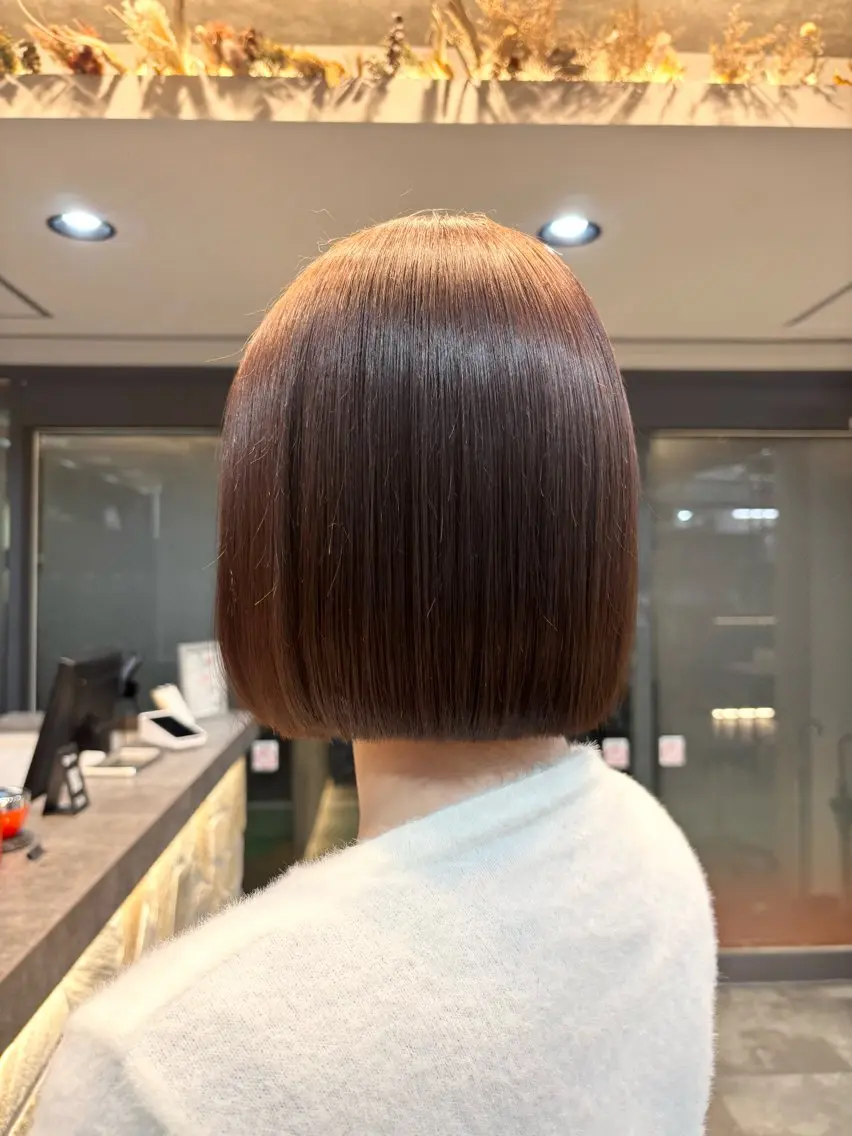 カット 縮毛矯正 レイヤー✂︎ぷつボブ 艶カラー🤍noaのヘアスタイル