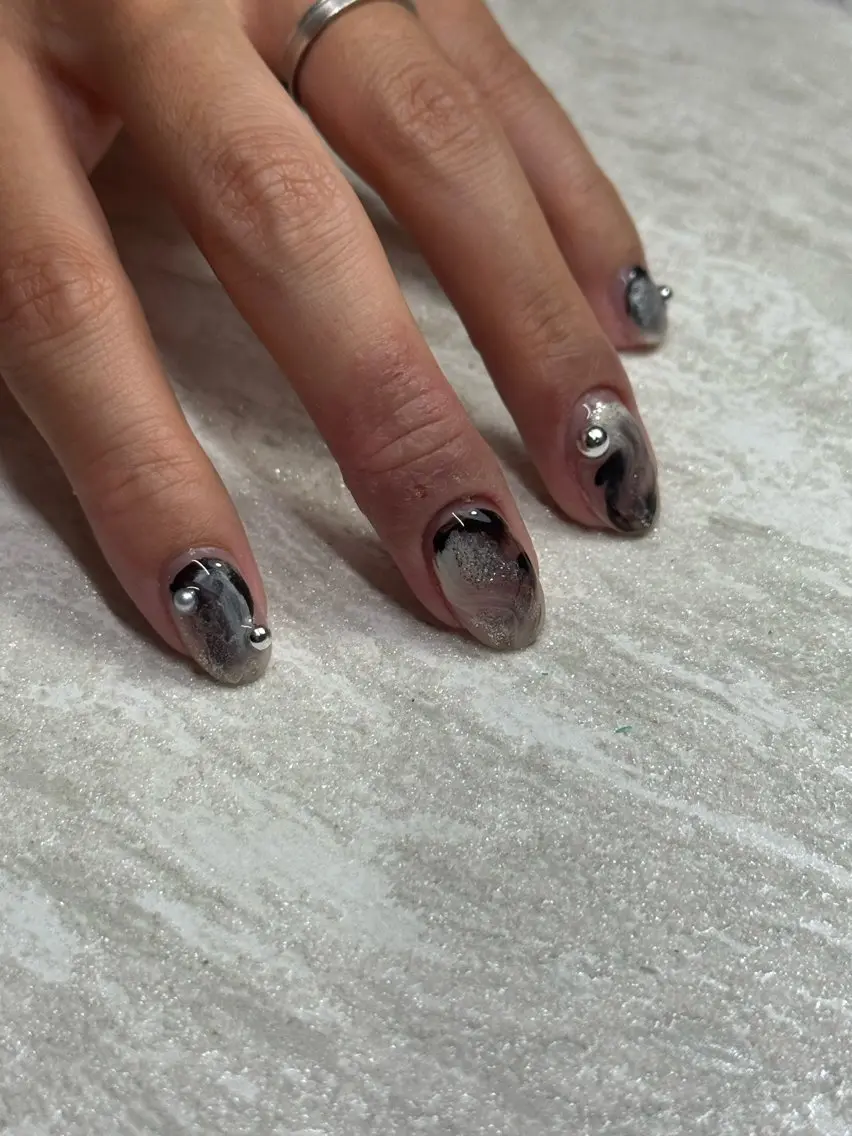ネイル ニュアンスネイル オフィスネイル シンプルネイル KANNA aleum nailのネイルデザイン