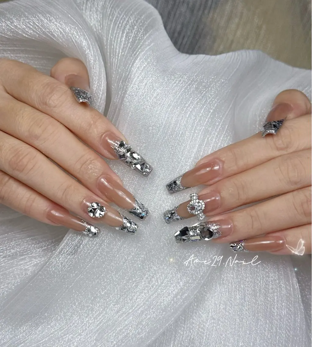 ネイル ゴージャス キラキラネイル ピンク シルバー ストーンネイル AME29 Nail ネイルサロンのネイルデザイン