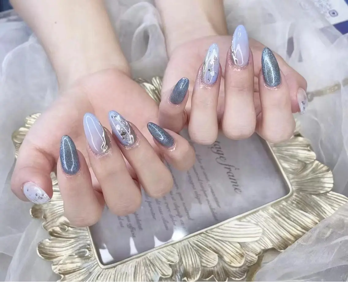 ネイル ブルー ニュアンスネイル babarla Nailのネイルデザイン