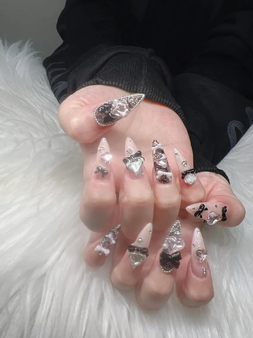 ネイル 長さ出し グラデーション 卒業式 キラキラネイル マグネットネイル ハンドネイル Lee Nailsのネイルデザイン