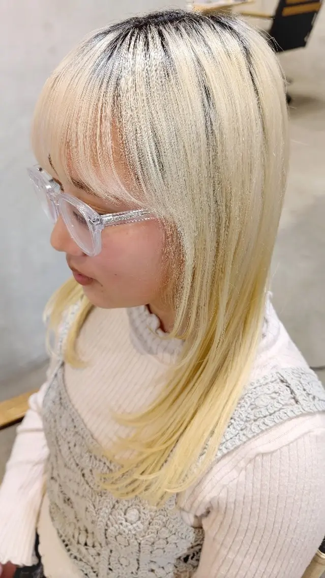 ロング 【女性限定】 しおりのヘアスタイル