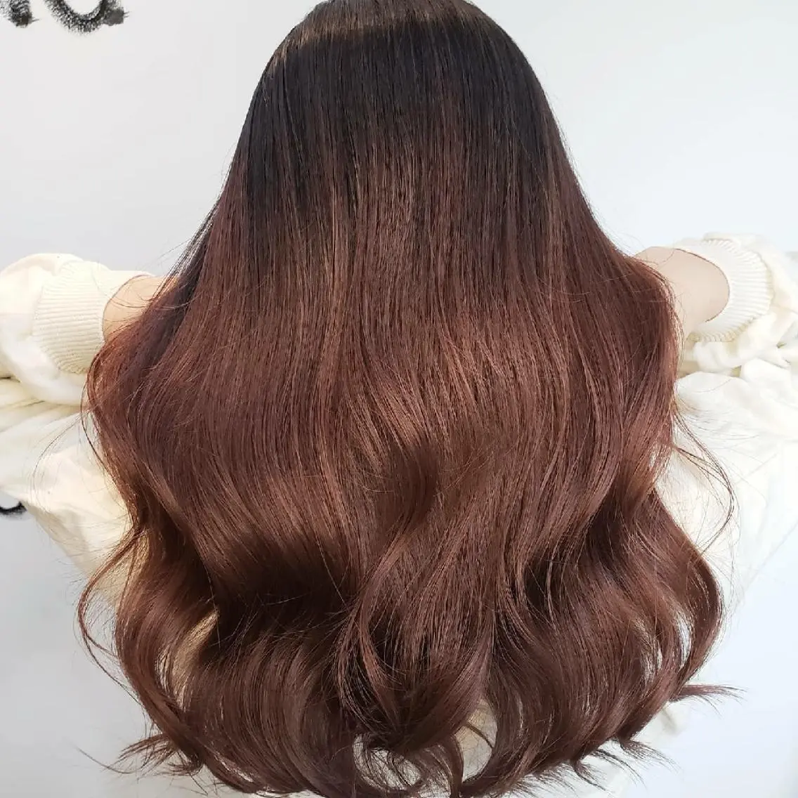ロング カラー グラデーションカラー Luana 矢場町のヘアスタイル