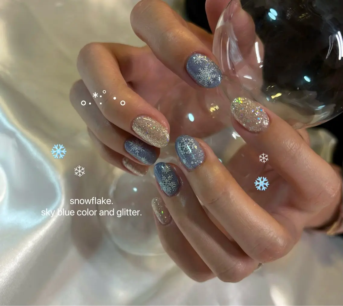 ネイル ブルー 韓国ネイル ラメ(グリッター) 冬ネイル クリスマス 【chatnoir】 MIYUのネイルデザイン