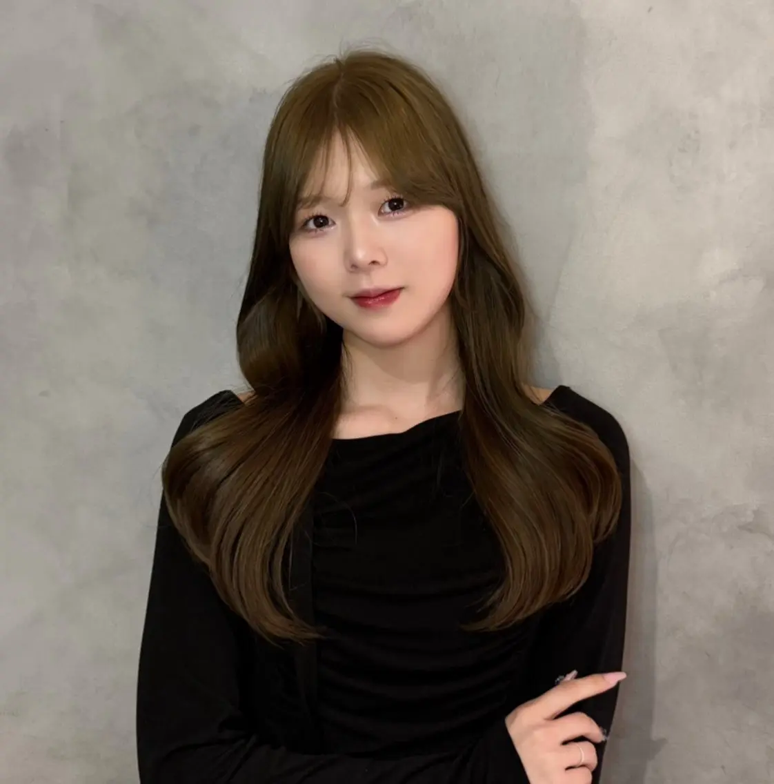 ロング ヘアカラー 谷 亜澄のヘアスタイル