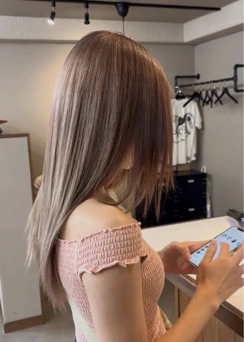 カラー ベージュカラー 透明感カラー ハイトーンカラー ヘアカラー HIGA 🐾のヘアスタイル