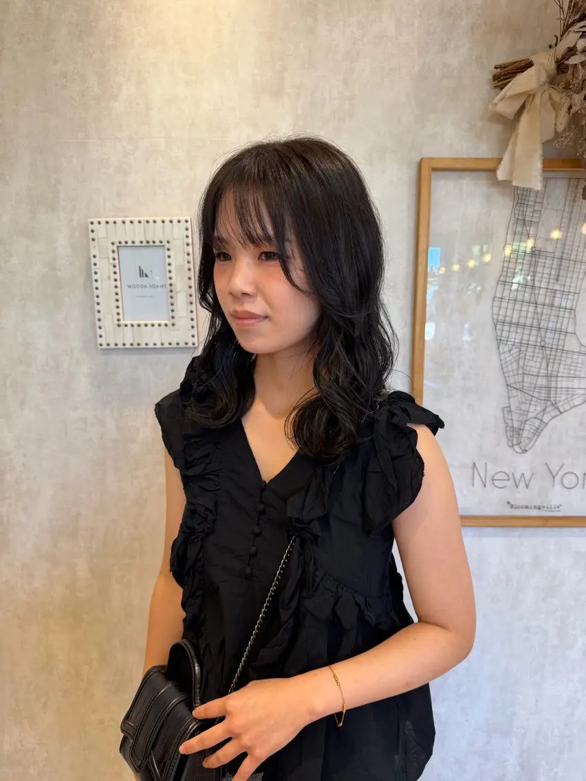 ミディアム 佐々木 彩羽のヘアスタイル