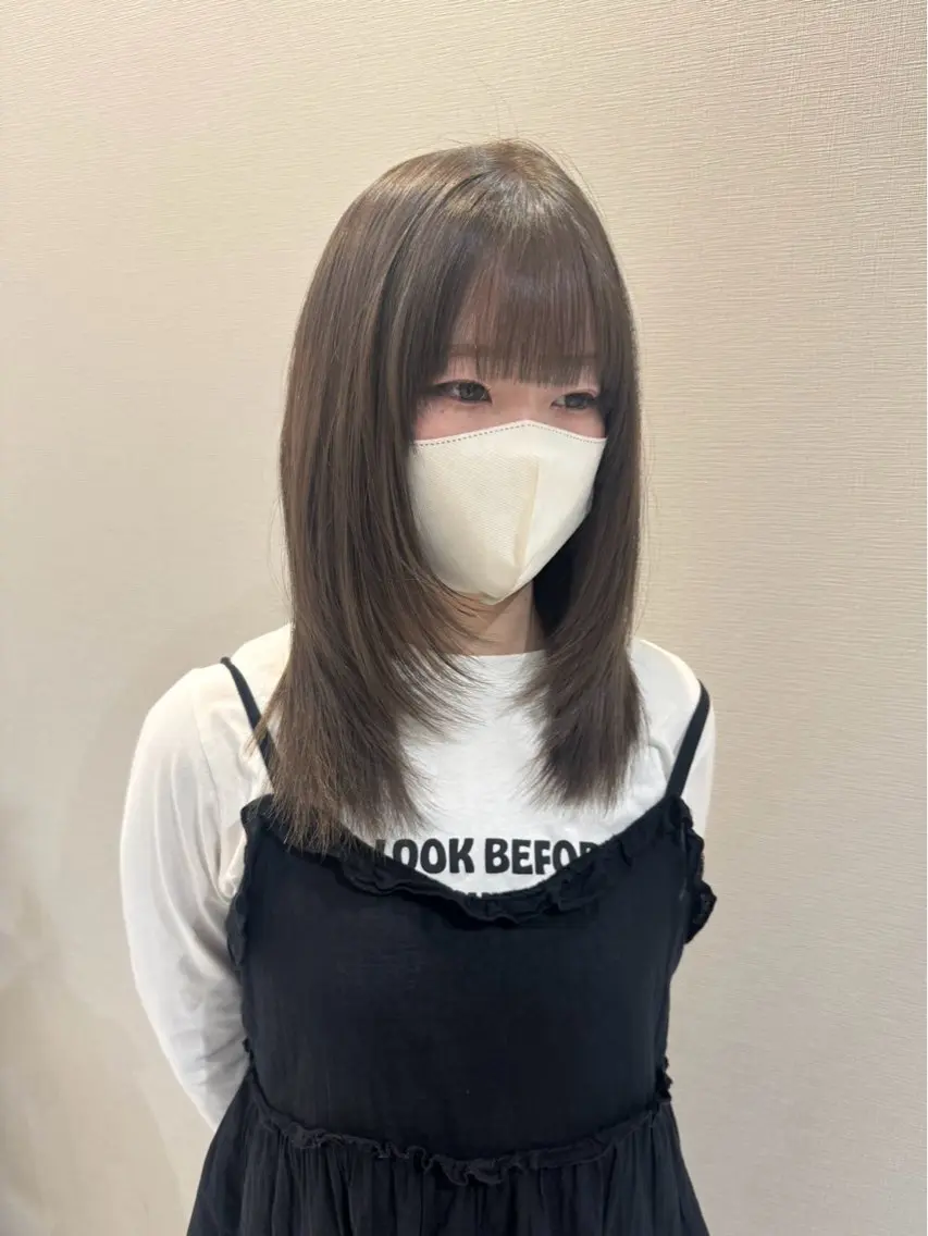 ミディアム カラー 透明感カラー グレージュ オリーブグレージュ オリーブグレー ヘアカラー moe🥣ﾚｲﾔｰ ｶｯﾄ/透明感ｶﾗｰのヘアスタイル