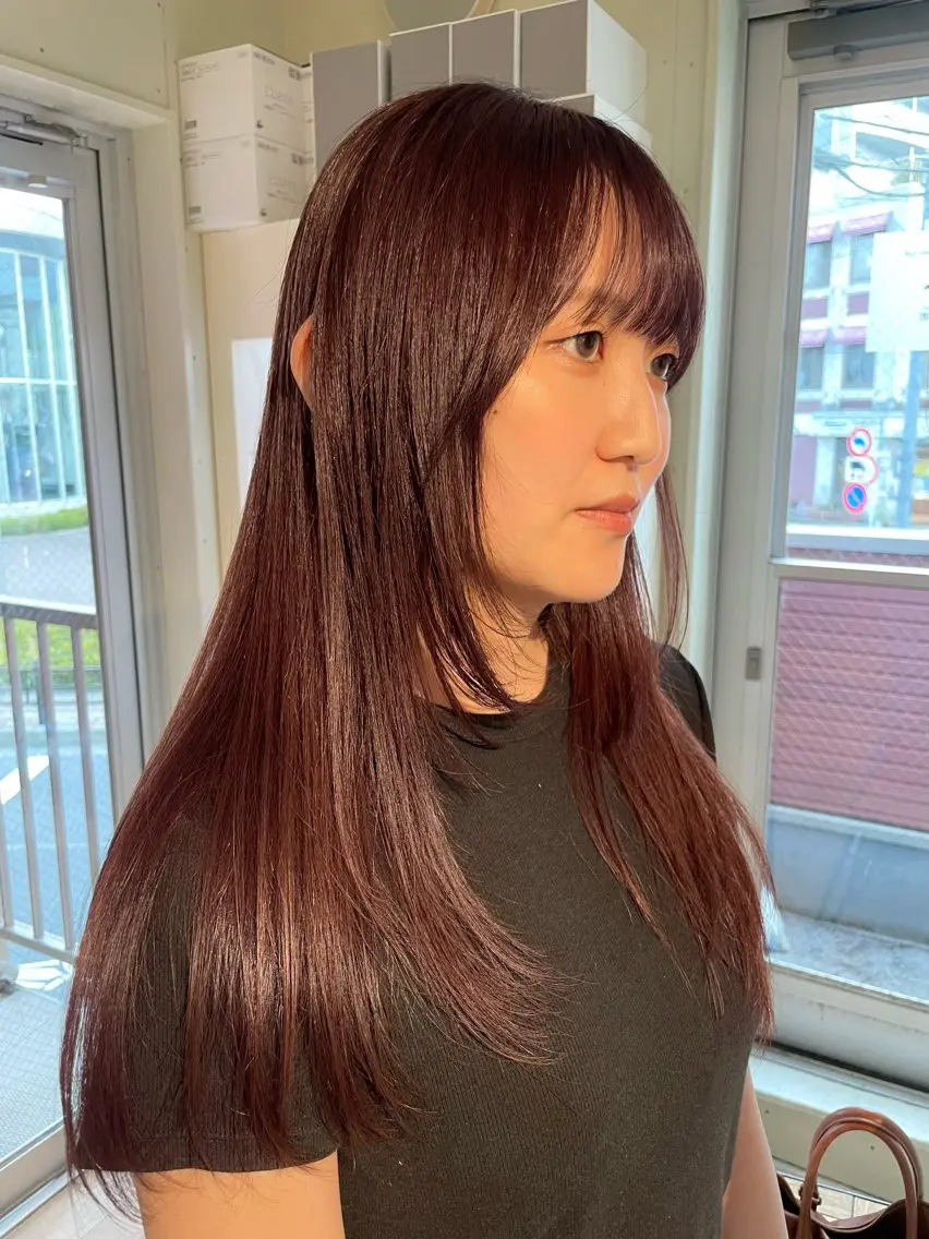 セミロング カラー カシス ピンクカラー レイヤーカット カット ヘアカラー PayPay対応 kaito🍫のヘアスタイル