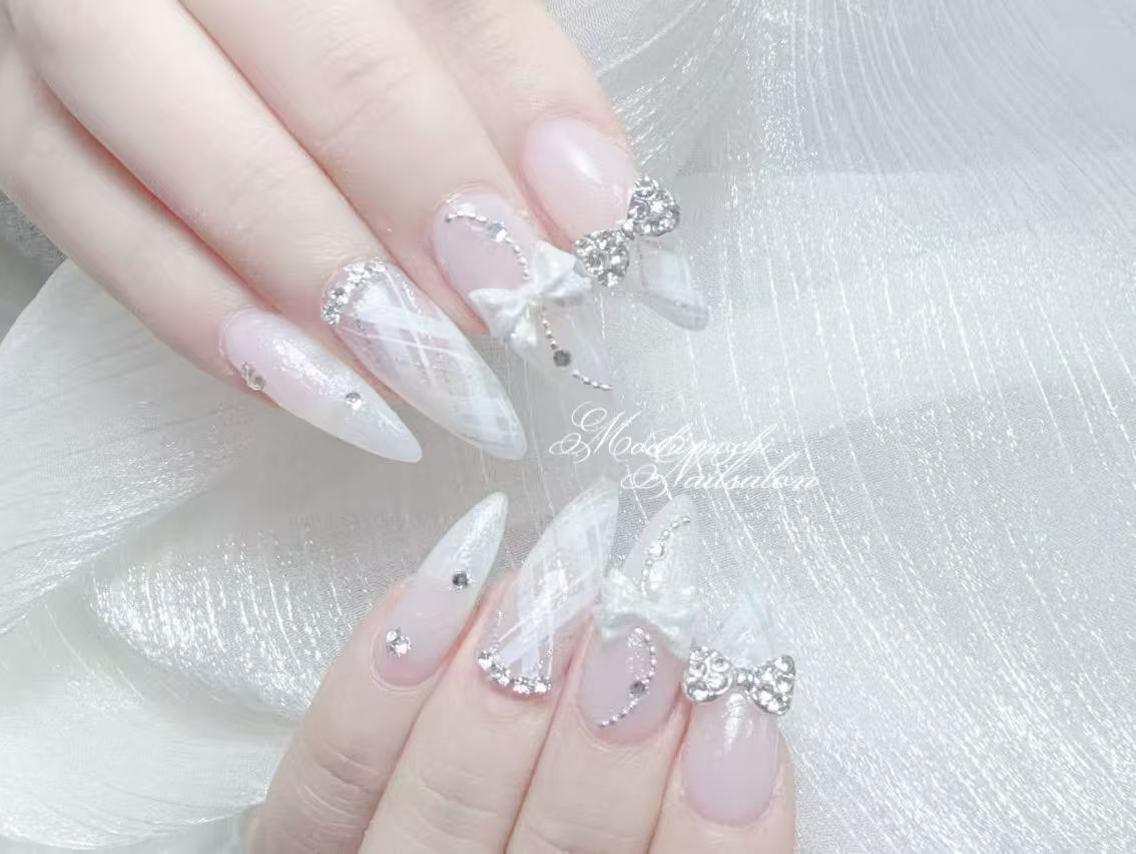 ネイル 長さ出し キラキラネイル 韓国ネイル ロングネイル マグネットネイル ハンドネイル ハンドケア KTNail 🎀 長さ出し専門店のネイルデザイン