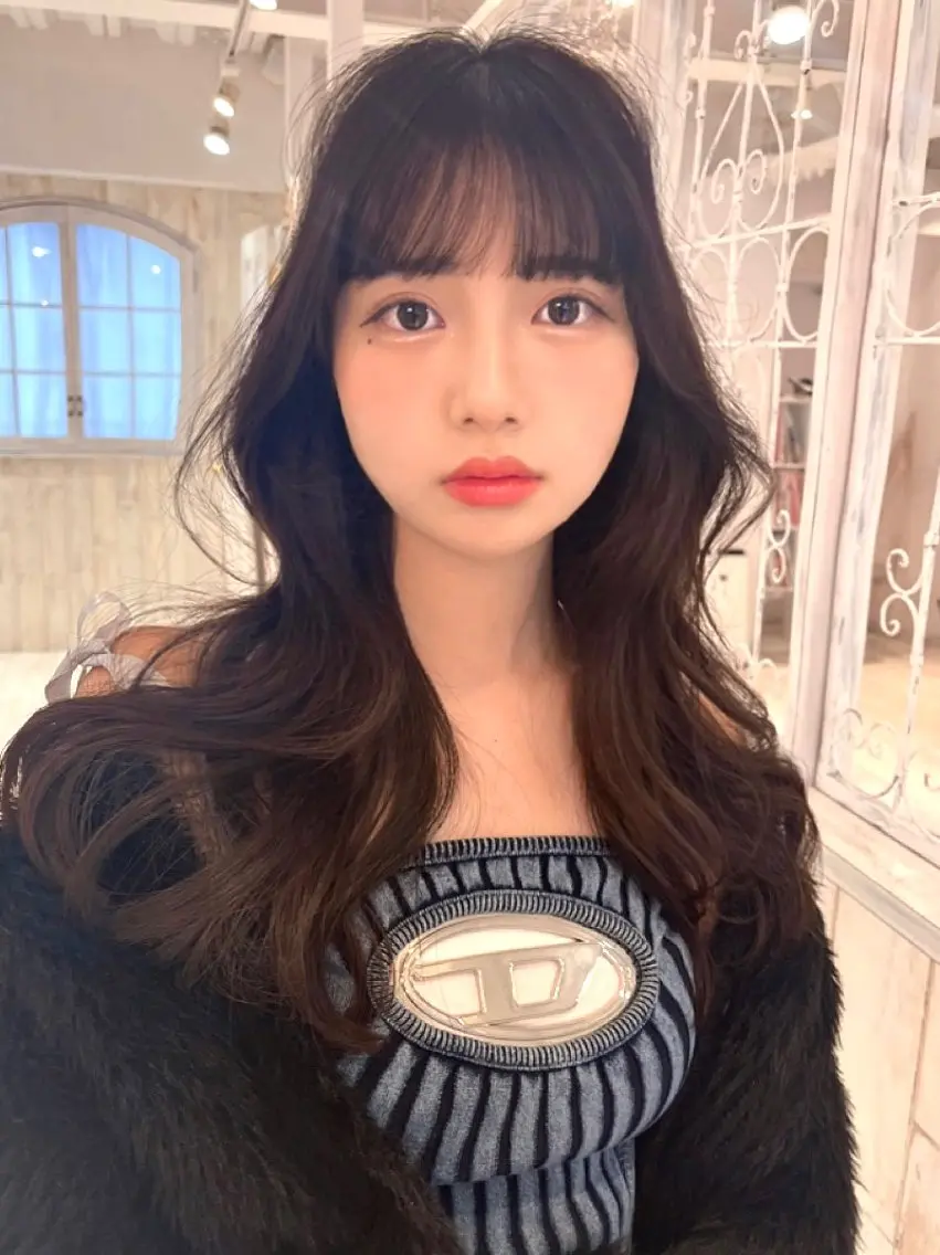 ロング レイヤーカット ✨️進藤ひかりのヘアスタイル