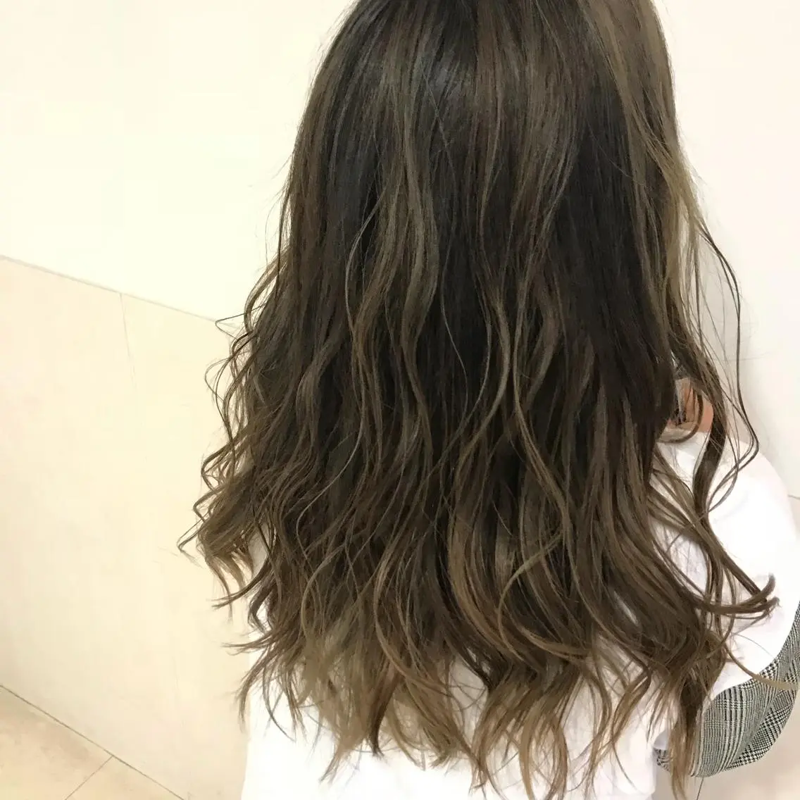 ミディアム カラー カット ヘアカラー Oopsレイヤー 加藤澄都のヘアスタイル