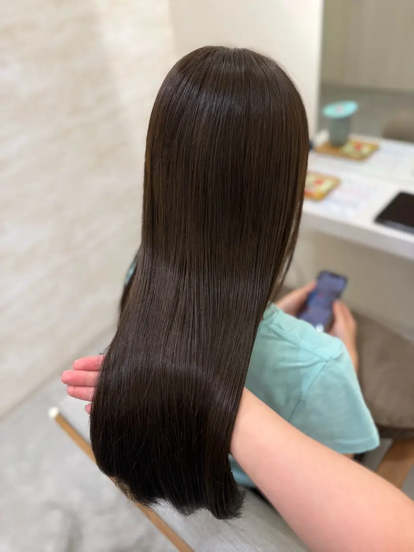 ロング カット ヘアカラー トリートメント 髪質改善&艶感カラー 🪄岡井美結のヘアスタイル