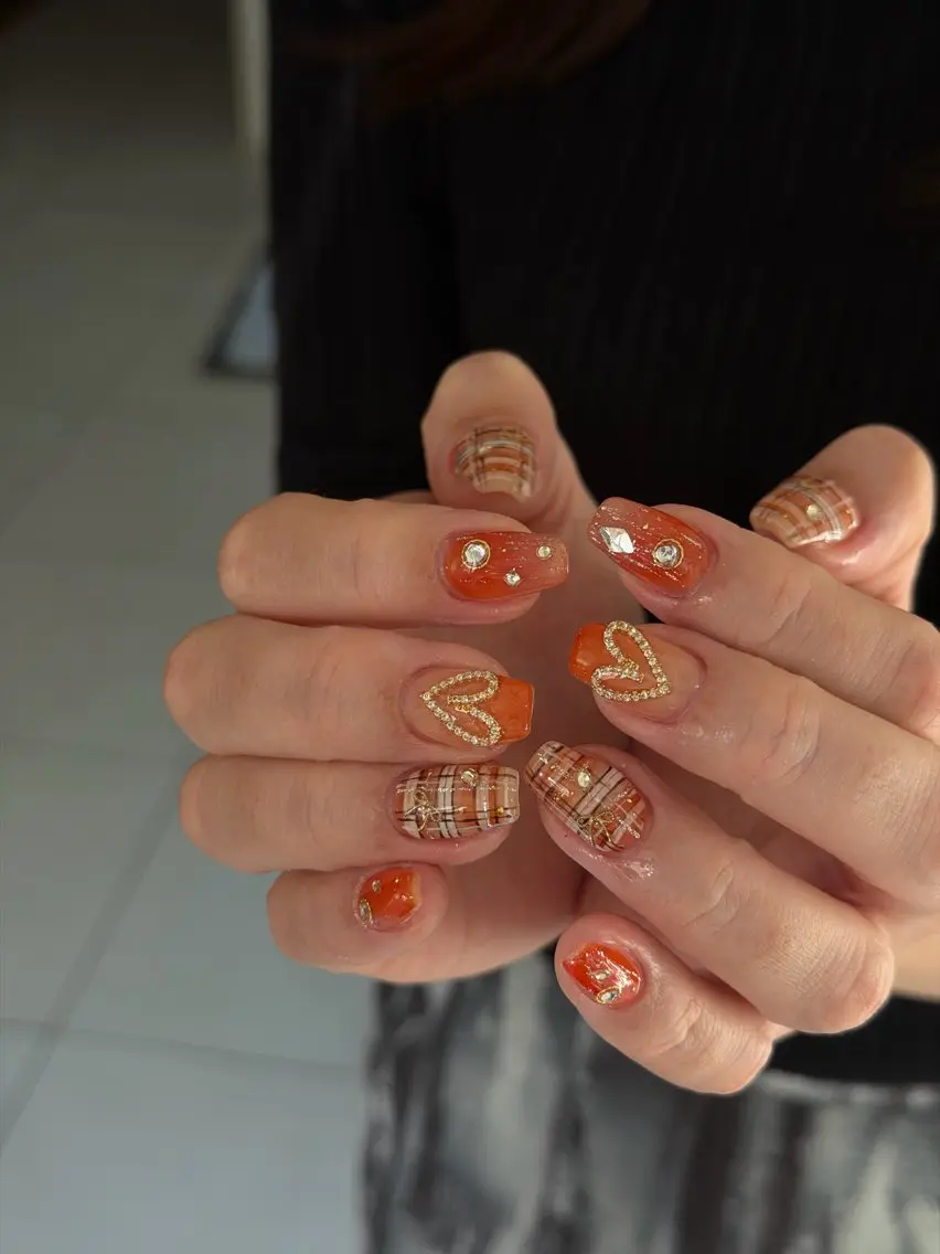 ネイル アートネイル ハート キラキラネイル 持ち込み オレンジ Charme. NOBUKOのネイルデザイン