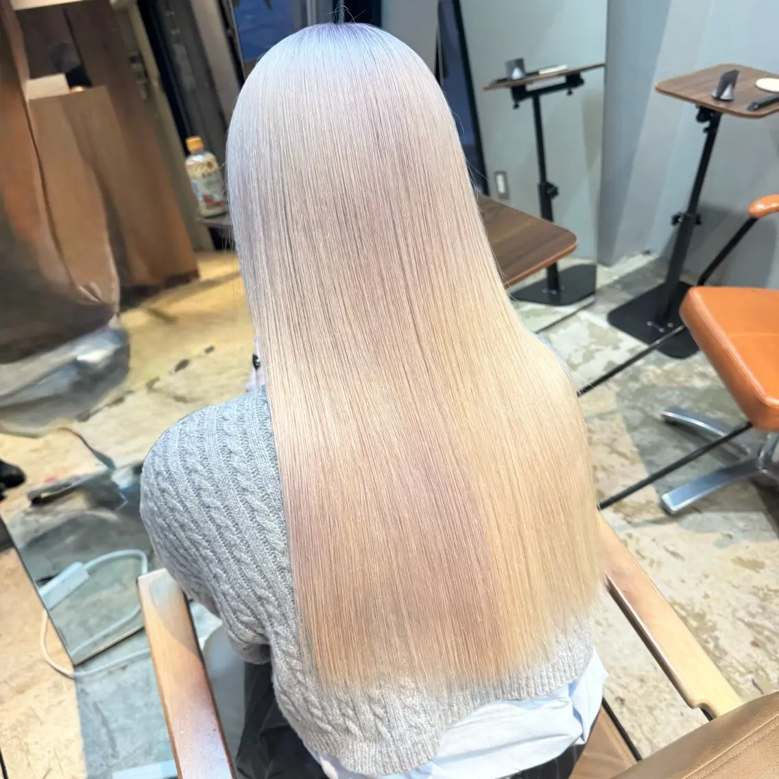ロング カラー 抜きっぱなしブロンド ヘアカラー トリートメント 優梨💞 /透明感カラーのヘアスタイル