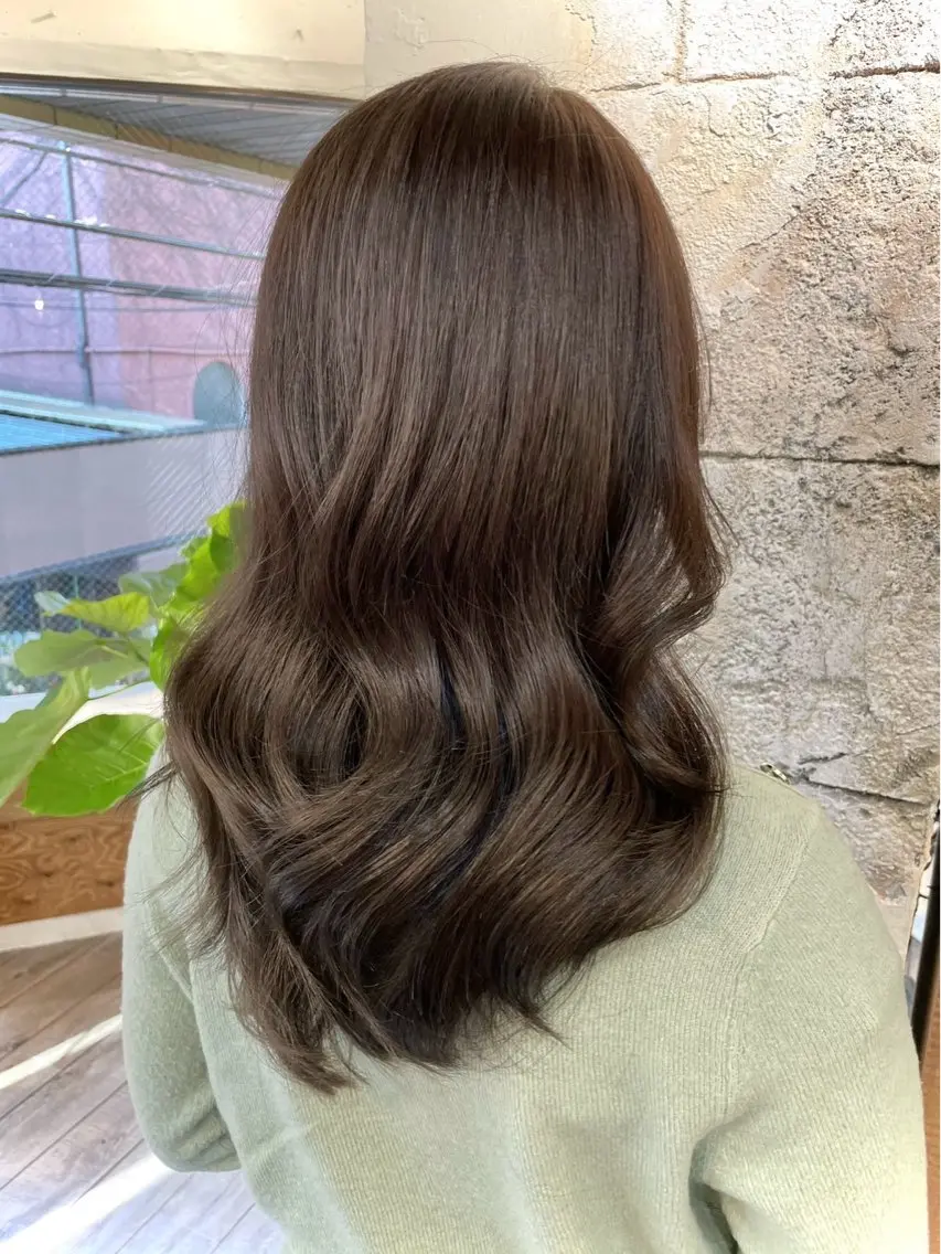 ロング カラー ブラウンカラー 西尾 成美のヘアスタイル