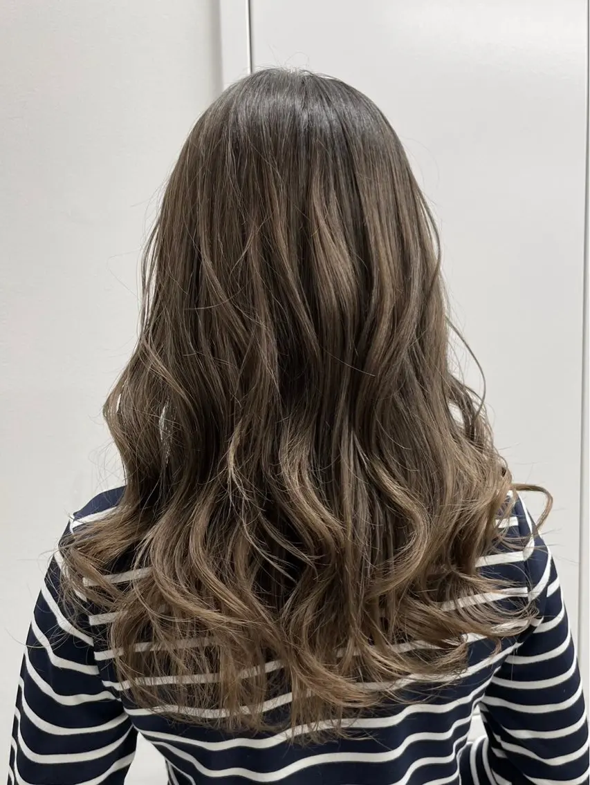 ロング カラー ✩*Ayane*✩ うる艶カラー🫐のヘアスタイル