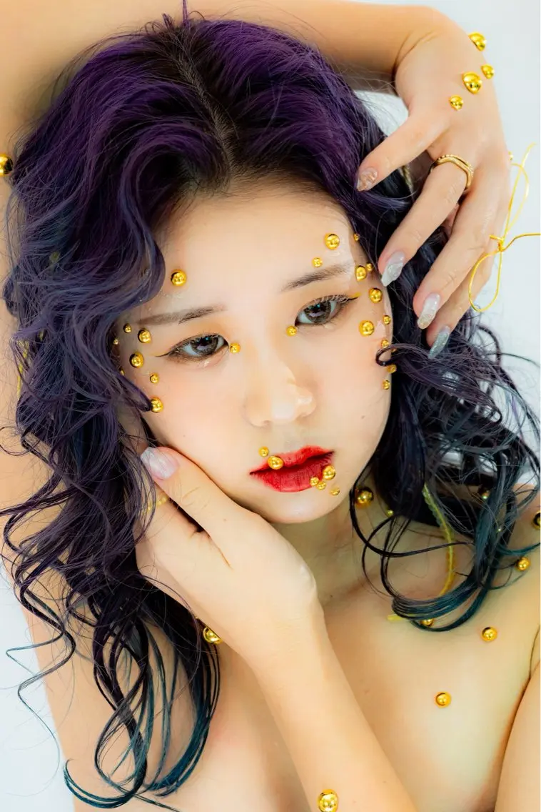セミロング 学生 まるやま ひなこ/艶髪カラーのヘアスタイル