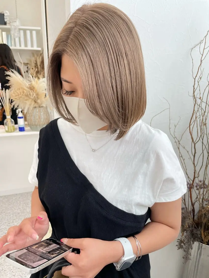 ショート カラー JIEN MIUのヘアスタイル